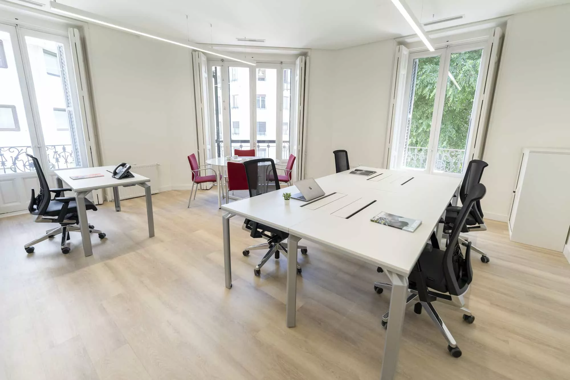 Oficines hibrides per a teletreball i presencial