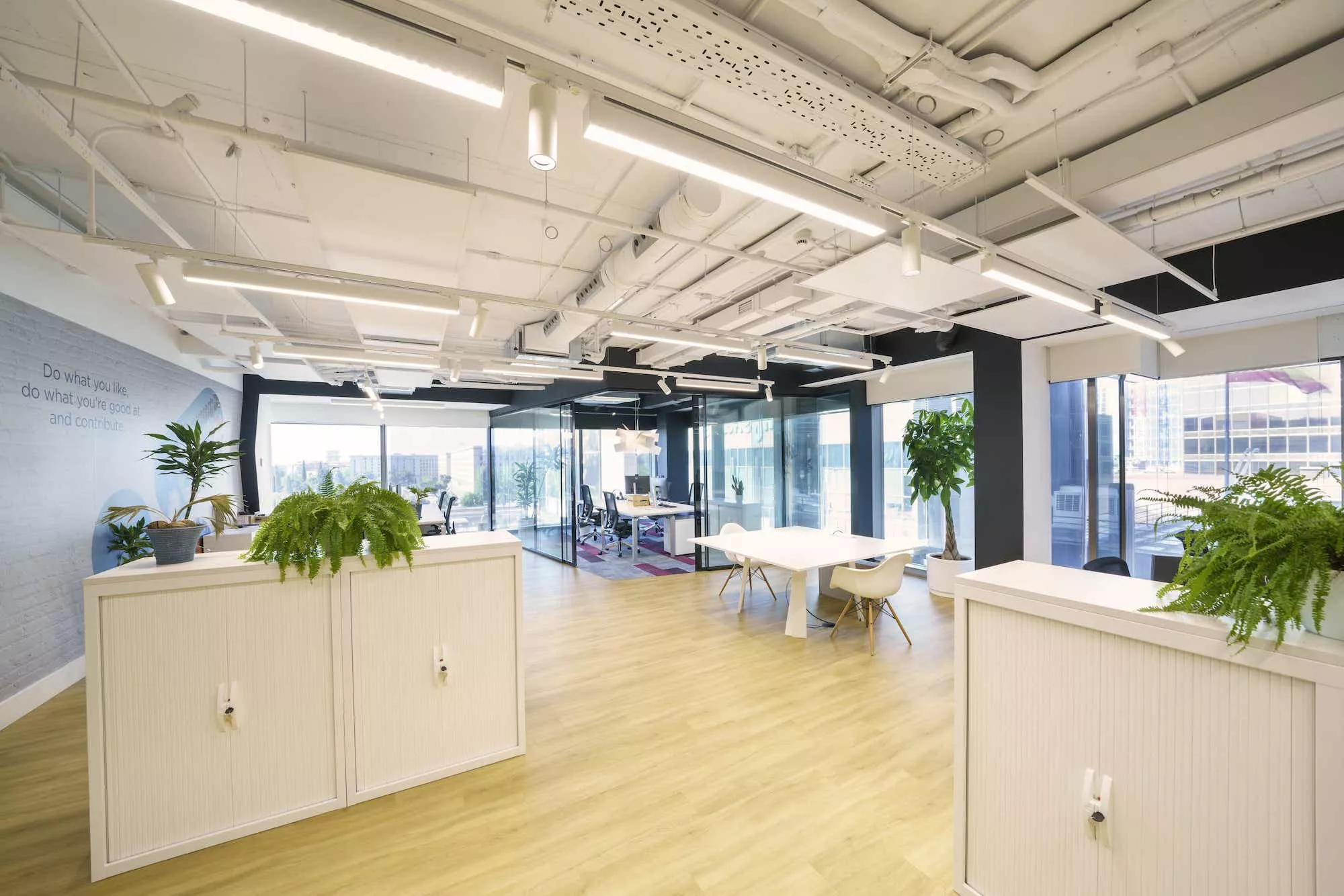 Branding corporativo en toda la oficina