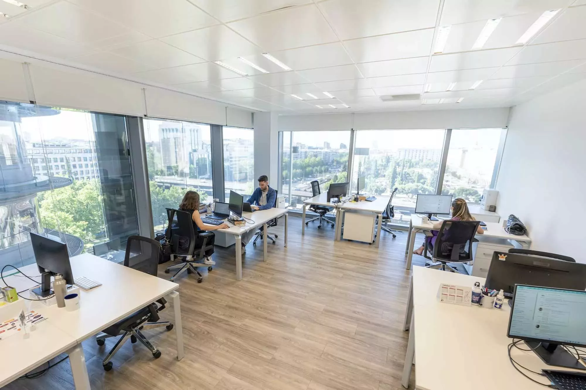 Oficinas ampliadas para la empresa