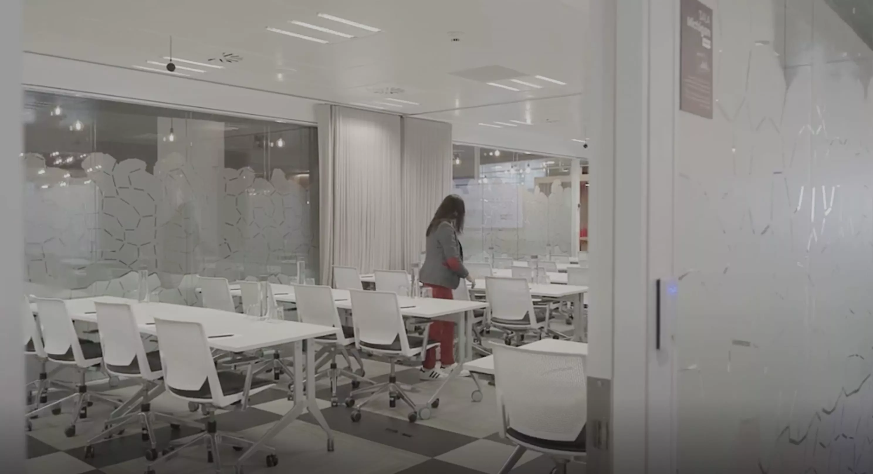 Alquiler de salas para cursos con disposición personalizable