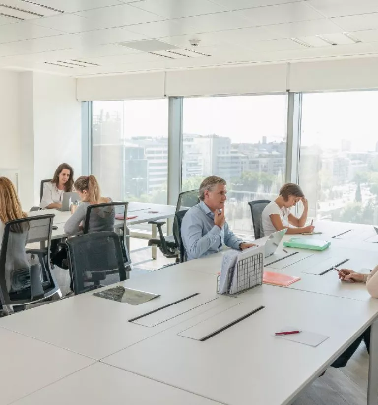 5 incentius clau per atreure als teletreballadors a l’oficina i els beneficis del treball presencial