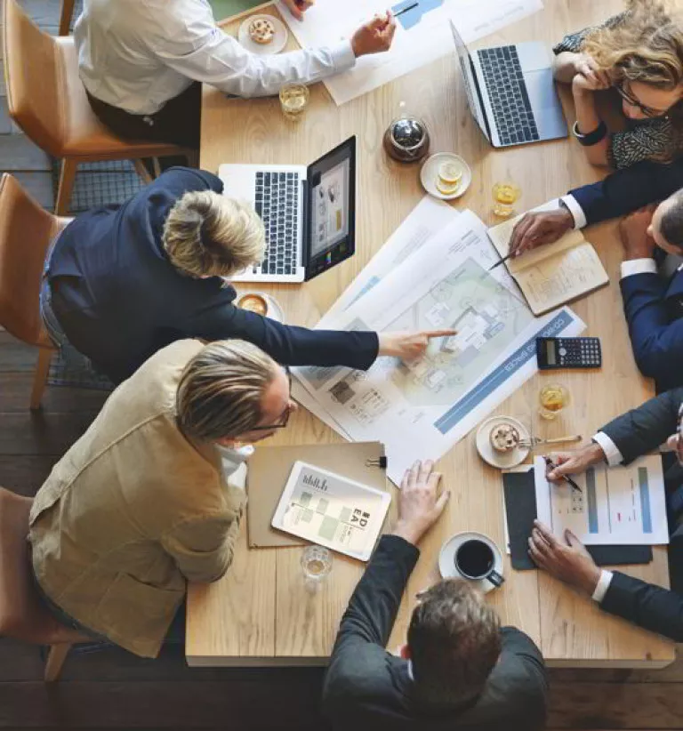 ¿Cómo gestionar una empresa en 4 pasos?