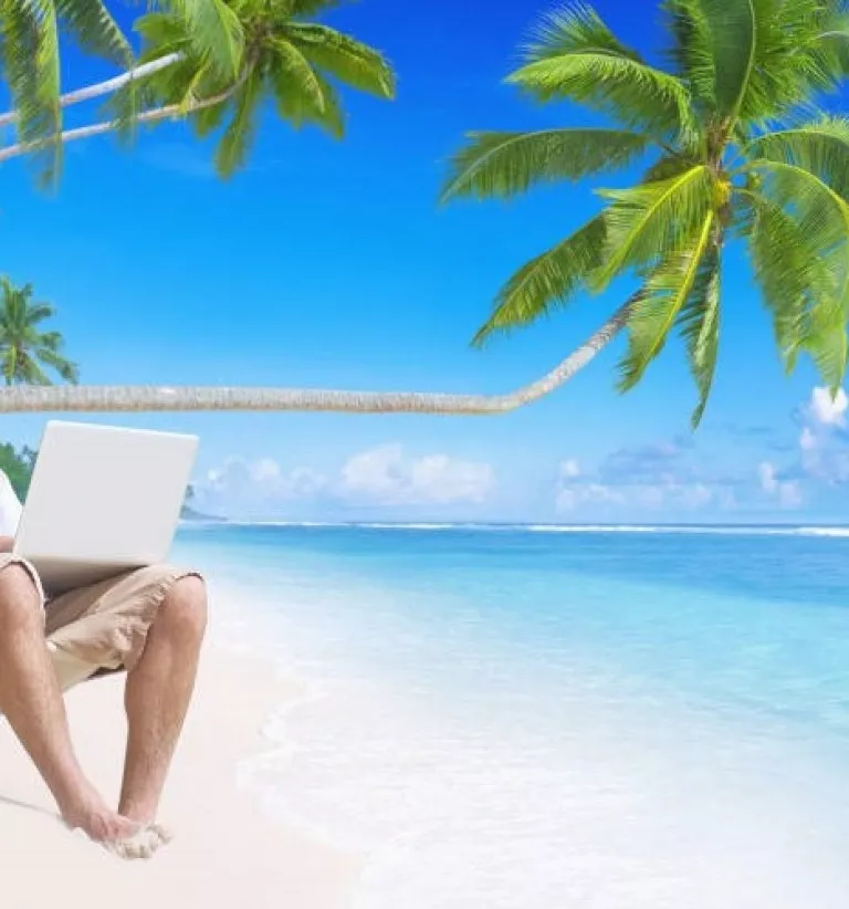 Treballar i fer de vacances? Si, es pot