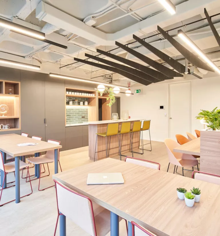 Les 5 raons per tornar a l’oficina al 2021