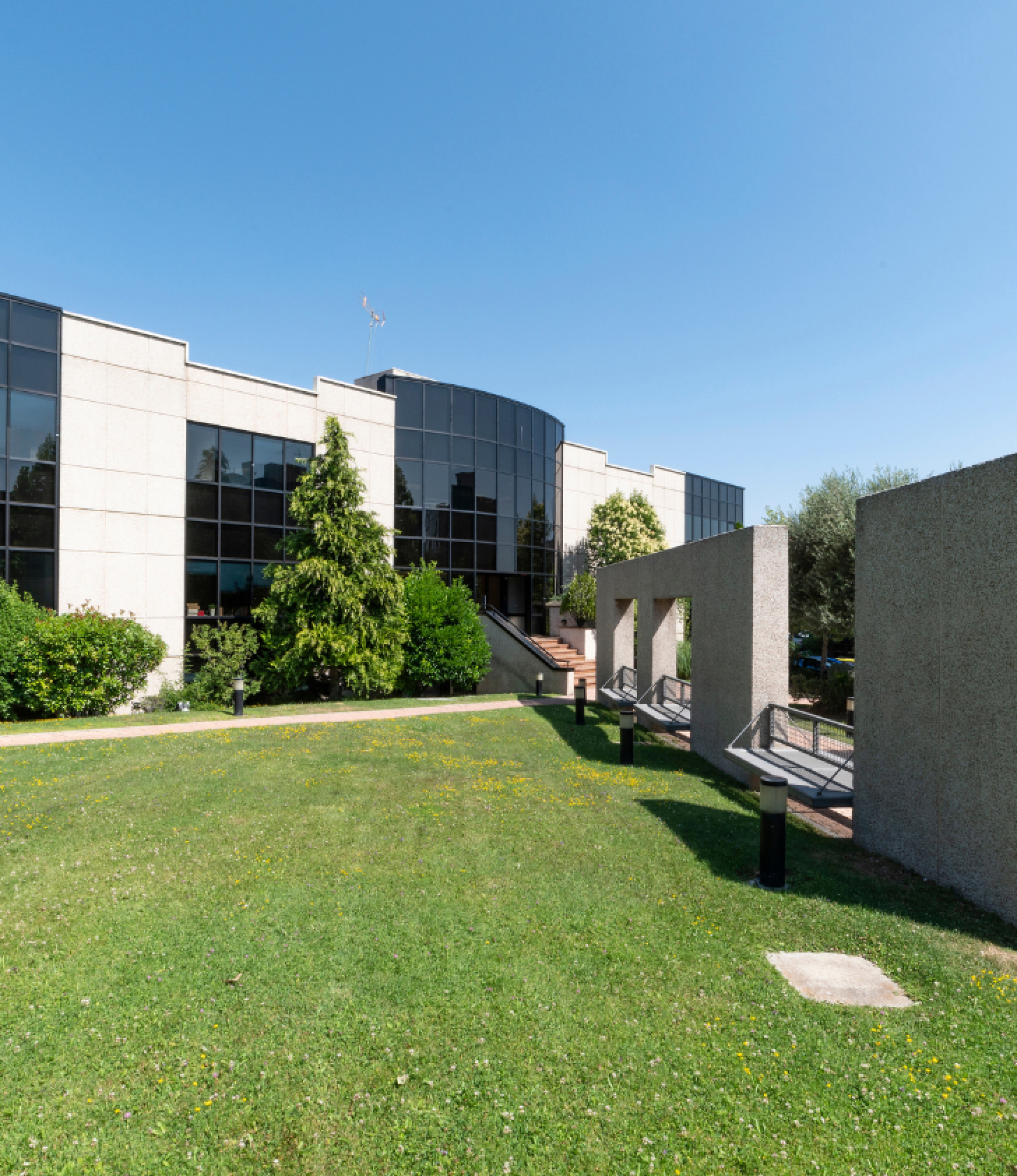 Exteriores espacio flexible Lexington Moraleja